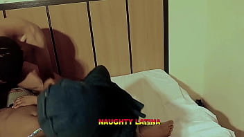 Ibu Tiri Amatir Bergairah Tawarkan Seks Sebagai Hadiah Natal – Tiga Orang, Bercinta Keras, Penuh Sperma