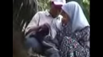 Malaysia Berjilbab, Tangan Menggoda Ranjang