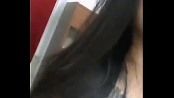 Gadis Asia Berpayudara Besar Menggoda Saat Live