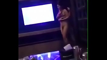 掃不掉的淫靡！中國再爆情色ktv 男女大玩「三人行」不雅照流出