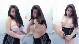 Gairah Tante Di Balik Pintu Kamar Mandi