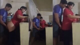 Gairah Terlarang: Ayah Tiri Dan Ibu Tiri Beraksi Di Dapur