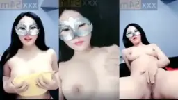 Jena Yasmin Tampil Langsung, Remas Payudara Menggoda