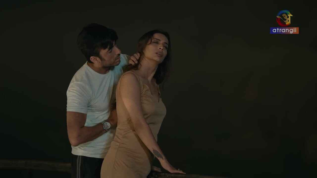 Koi Aaye Toh Usse Chod Kar Le Aao 2024 Atrangii Hindi Xxx Web Series Episode 9