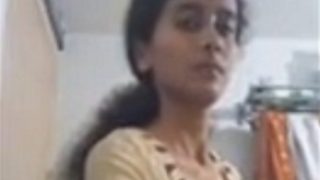 Video Mandi Sendiri Cewek Desi Seksi Bertubuh Ramping