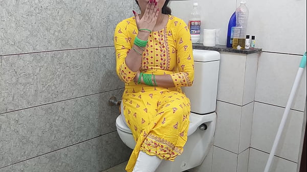 Ibu Tiri India Yang Panas Menggoda Anak Tirinya Di Kamar Mandi Dengan Suara Seru Dalam Bahasa Hindi