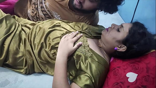 Pasangan Desa India Berahi Dalam Aksi Mesra Yang Sengit