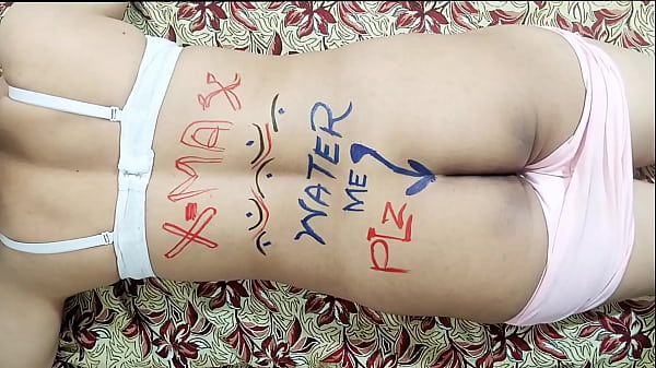 Malam Pergantian Tahun, Dildo Menggila Di Bokong Dan Memeknya Yang Mengenakan Gaun Merah, Bra Putih, Dan Hijab Hitam