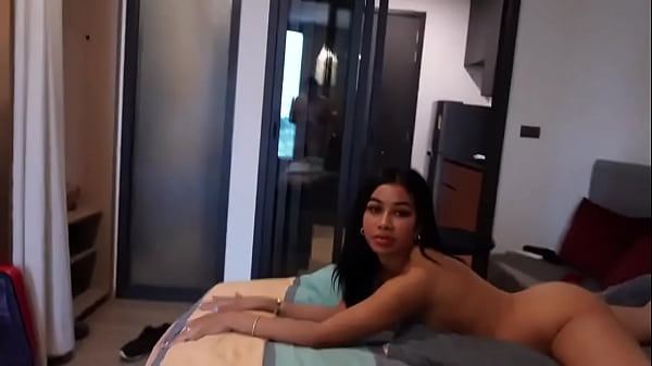 Sophia: Getaran Erotis Dari Timur Tengah Dan Thailand