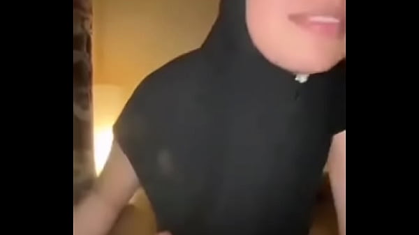 Menggila Di Ranjang Dengan Memek Sempit Dan Kontol Gede, Si Jilbab Panas Tak Tahan Lagi