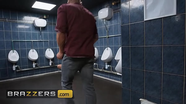 Pesta Seks Liar Di Kamar Mandi Umum Kotor Bareng Yasmina Khan / Brazzers / Masukkan Kode Xvpromo Di Situs Resmi Untuk Diskon