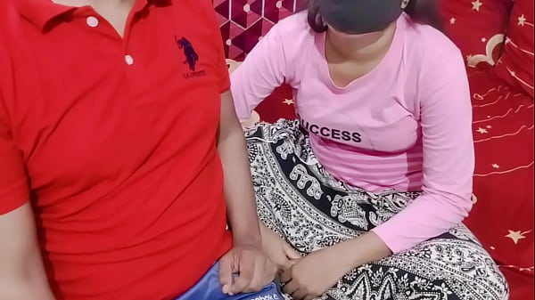 भाभी की गर्म चुदाई का मजा लेता स्टेप ब्रदर