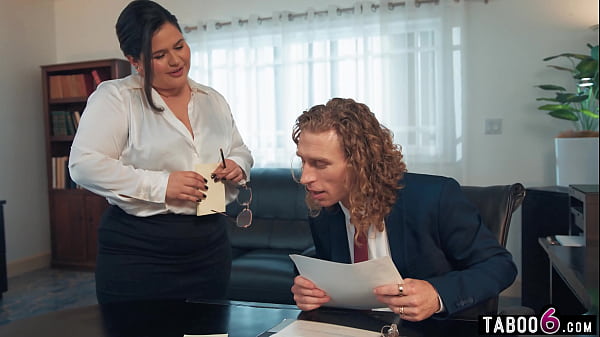 Dua Wanita Bbw Seksi Di Kantor, Sarah Arabic Dan Karla Lane, Bergantian Melayani Kontol Bos