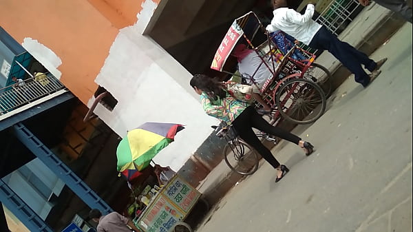 Gadis India Yang Menggoda