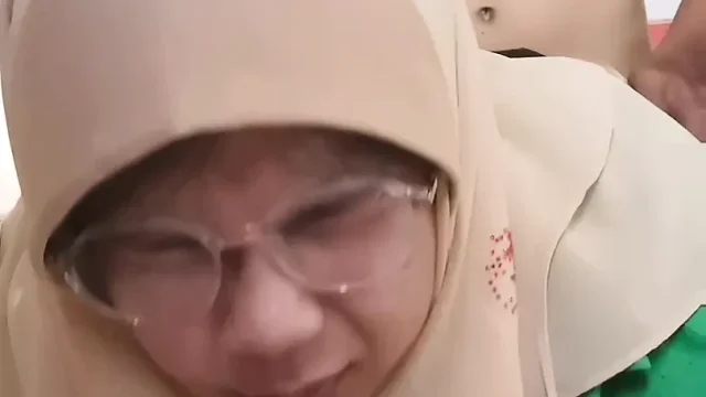 Stepmom Gets Hard Before Her Husband Comes Back