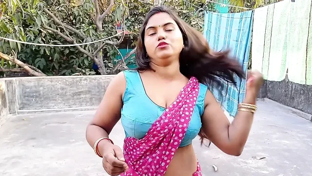 Outdor Video.i Met A Girl In An Auto And Took Her Home To Work At A Beauty Parlor And Fucked Her.