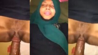 Hijabi Milf Panas Digoyang Demi Uang Dalam Video Mesum Pakistan