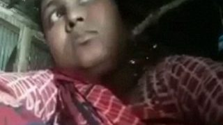 Istri Rumah Tangga Bangladesh Yang Kesepian Dan Haus Kepuasan, Memuaskan Diri Dengan Mainan Seks