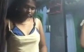 Video Ganti Baju Telanjang Wanita Tamil Dari Trichy
