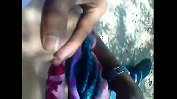 Goyang Payudara Desi Yang Menggoda