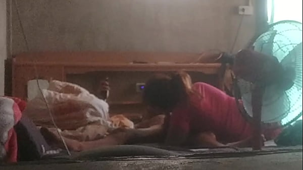 Gadis Asia Mungil Yang Menggoda Di Kamar