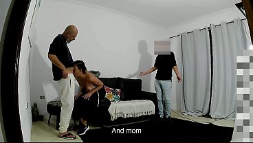 Anak Tiriku Harus Mempertemukan Pacarnya Dengan Ayahnya Yang Rakus.