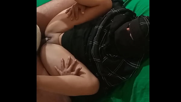 Tante Muslim India Digituhin Pacarnya Dengan Gaya Hindi Yang Menggoda