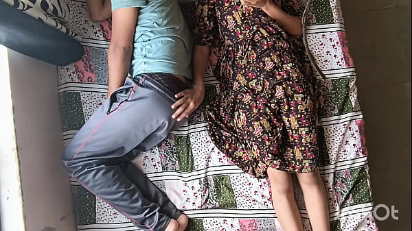 Bhabhi Shivani Yang Panas Menggoda Devar Yang Tertidur Lalu Naiki Dia Dengan Pose Amazon Yang Liar.