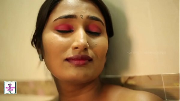 Gadis India Terseksi Mandi Di Kamar Mandi, Video Mesra Beredar