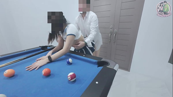 Gadis Thailand Naik Ke Meja Biliar… Lalu Dihardcore Kencang! Suara Menggairahkan