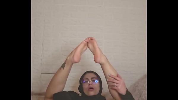 Koleksi Telanjang Kaki Arab Istri Berjilbab Mia