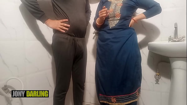 Bhabhi Punjabi Yang Nakal Digilir Cowok Bihari Di Kamar Mandi Sambil Merokok, Suara Erotis Hindi Dan Punjabi Menggoda