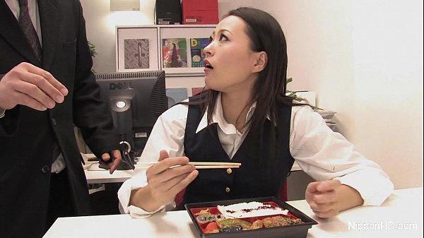 Ranjang Kantor Jepang: Isap Penuh Nafsu Di Balik Meja Kerja