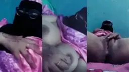 Guru Ngaji Cantik Menggoda, Menggeliat Dalam Nafsu