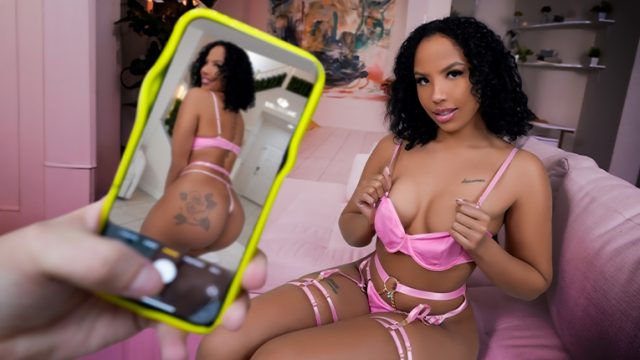 Kakak Tiri Ebony Manis Menggoyang Ranjang Lebih Ganas Dari Mantan