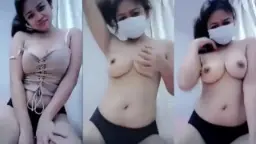 Mbak Fifi Telanjang Bulat Meremas Payudara Di Live Streaming Yang Menggoda