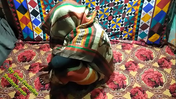 माँ को अपने कमरे में बुलाकर गर्म मुलाकात की