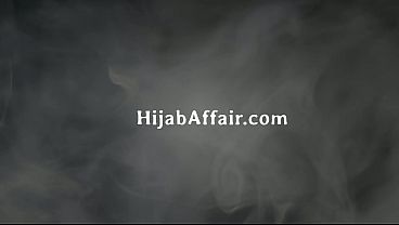 Ibu Tiri Berhijab Berubah Jadi Boneka Seks Pribadiku