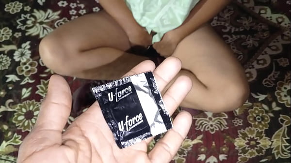 Dost Ki Bandi Ke Muh Mein Lund Thoos Diya, Garam Awaaz Mein