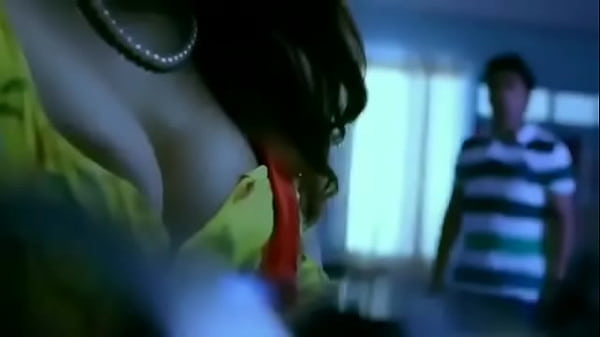 Desi Bhabhi Yang Menggoda: Kisah Asmara Penuh Nafsu Dan Gairah Membara