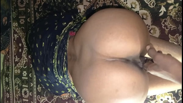 Kakak Ipar India Yang Seksi Dan Adik Ipar Yang Menggoda Dalam Adegan Panas