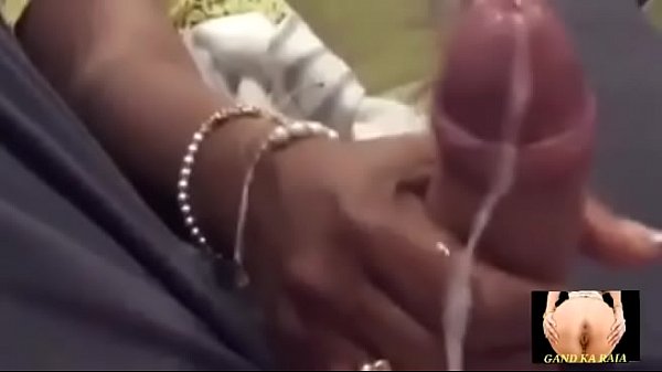 Pijatan Penuh Nafsu Dari Ibu Rumah Tangga India