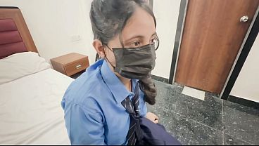 Gadis Desi Dan Teman Sekolahnya Beraksi Ganas Di Kamar Oyo Dengan Audio Hindi Yang Menggairahkan
