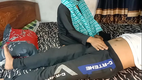 Menggoda Teman Sekolah Anak Tiriku Yang Ternyata Juga Teman Dekat Putra Tiriku