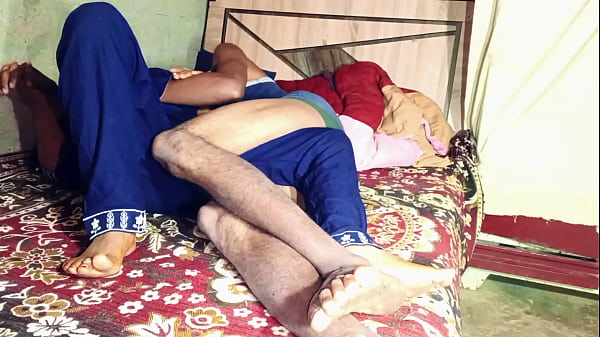 Raat Ke Andhere Mein Bhabhi Ki Cheekhein, Ghar Mein Unki Zabardasti Ki Chudai Ka Mazedaar Audio. Stepsister Ki Bebas Aahon Se Bhari Raat.