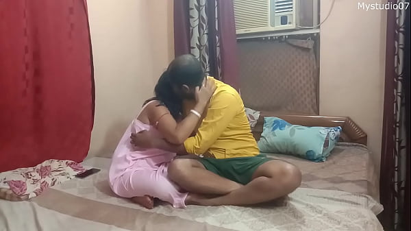 Desi Romantik Vhabi Ka Garam Garam Homemade Sex, Asli Hindi Awaz Mein!