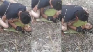 Gadis Ini Menggila Di Alam Terbuka, Sengaja Dipamerkan Untuk Teman-temannya Yang Menyaksikan