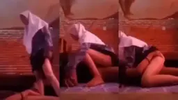 Gadis Smp Bergaya Nakal Dengan Seragam Sekolah