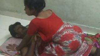 Ngentot Brutal Pasangan Desi Sambil Meraung-raung Nafsu
