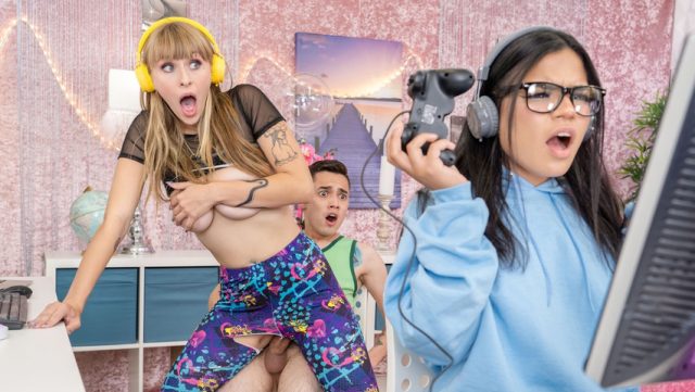 Streamer Seksi Ini Tuntas Melayani Nafsunya Di Depan Kamera
